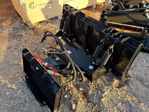lot 1337D image: Mini Skid Steer Dozer Blade