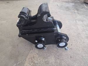 lot 2027 image: Mini excavator quick change attachment