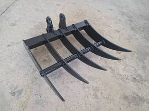 lot 2034 image: Heavy Duty 5-Tine Ripper Attachment