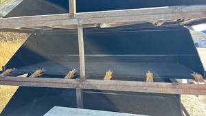 lot 1139 image: Unused SD Lanch 72-inch Industrial Skid Steer Bucket with Gold Teeth