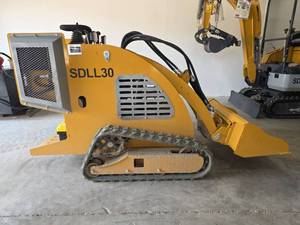 lot 2057 image: Unused 2025 SDLANCH IRL30 SKID STEER LOADER SDLL30