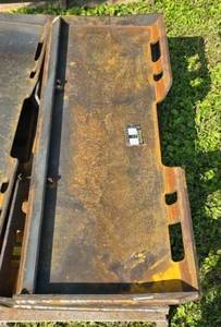 lot 2102 image: YINTATECH 12�� Universal Quick Attach Mount Plate (QMP2-16-12T)