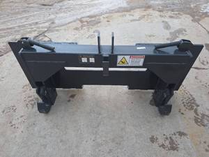 lot 2152 image: Wolverine PT-16-02C Skid Steer 3-Point Hitch Adapter Class 2