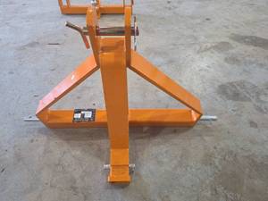 lot 2164 image: Wolverine QC4-26-15.7G Three Point Quick Coupler