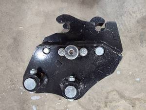 lot 1161 image: iRanch Semi-automatic Quick-Changer IREAS Industrial Tool for Mini Excavator