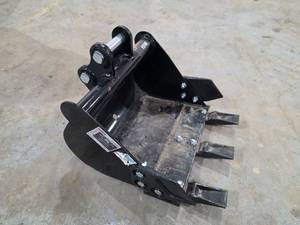 lot 1516 image: 40cm Toothed Bucket for Excavator