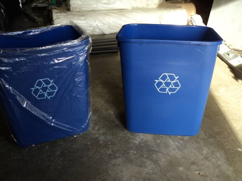 lot 2563 image: (2) CT lot Blue Recycle trash bins