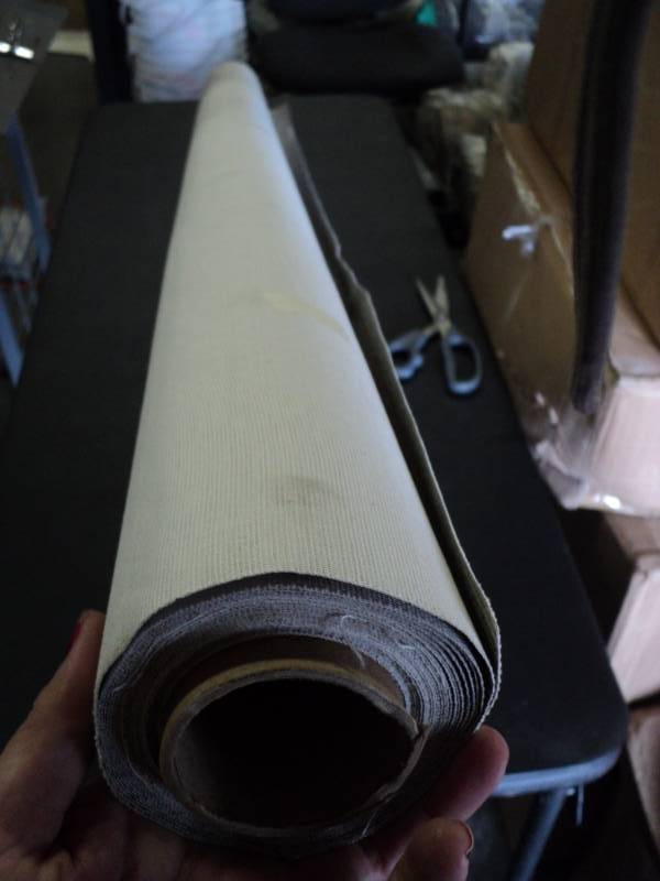 lot 2582 image: (1) roll Vinyl wall covering, silver lines, 54 x a approx. 5 yards
