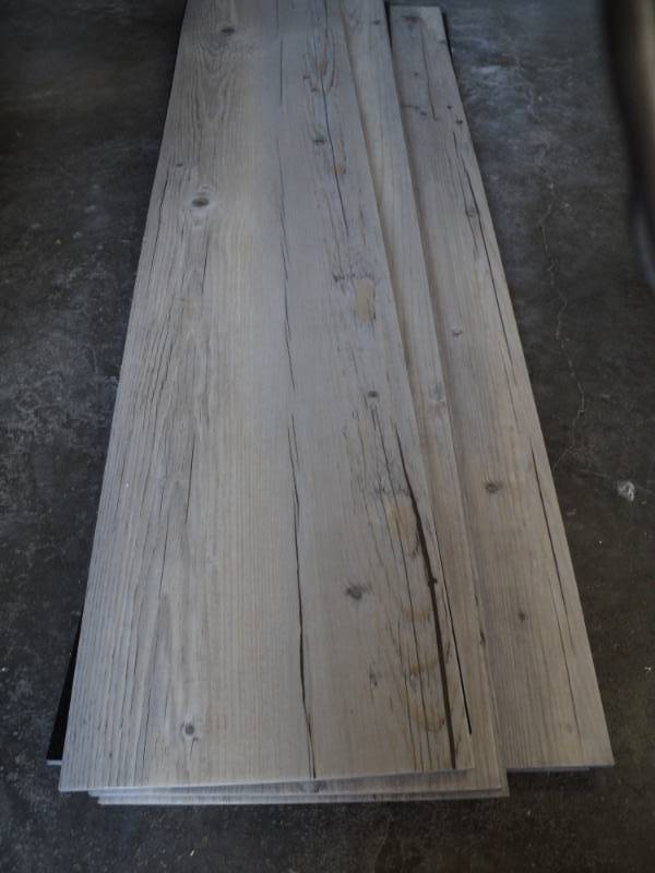 lot 2594 image: (8) planks Flex Floor,  Dunes