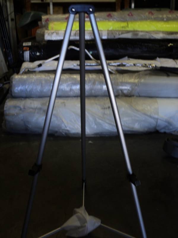 lot 2627 image: metal board easel,  adjustable height