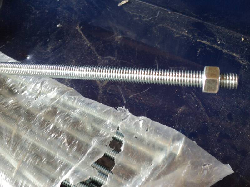 lot 1538 image: (12) CT lot 14 long carriage bolt