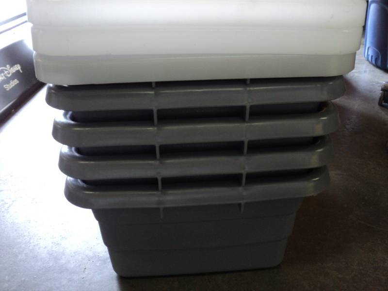 lot 2655 image: (4) CT lot gray utility tote with (3) lids