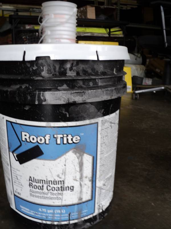 lot 2728 image: (1) 4.75 gallon bucket Roof Tite Aluminum Roof Coating