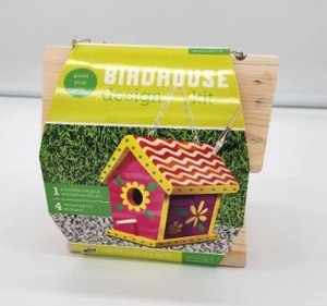 lot 66786 image: DIY Wooden Birdhouse Paint Kit - Retail $12
