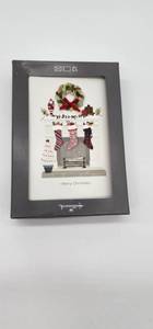 lot 66861 image: Hallmark Christmas Holiday Cards - Box of 12 - Retail $15