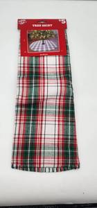 lot 66872 image: Holiday Style Plaid Christmas Tree Skirt 38 inch - Retail $5