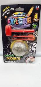 lot 67151 image: Creative Kids Space Dig Kit - Retail $8