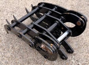 lot 6260 image: Unused Mini Excavator GrappleGrabber  Fits 12 Ton Excavators