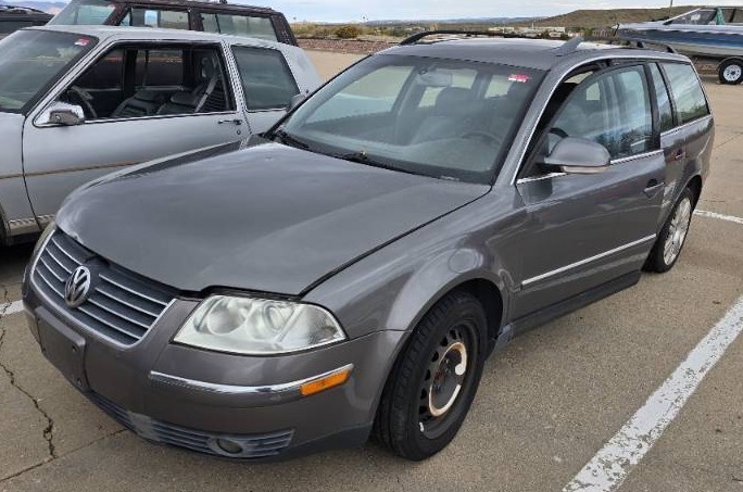 lot 7726 image: 2005 Volkswagen Passat Wagon GLX