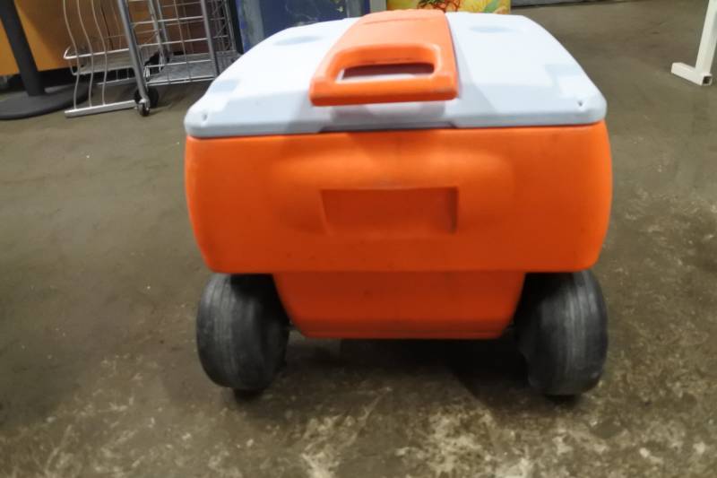 gatorade cooler on wheels