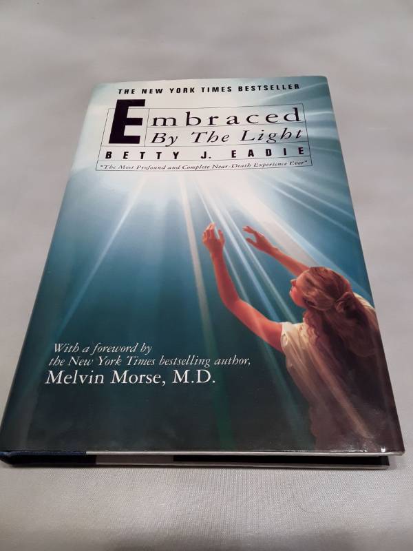 lot 11237 image: Embraced By The Light - Betty J. Eadie (1992 First Edition)