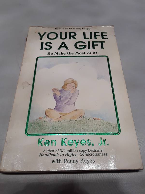 lot 11255 image: Your Life is a Gift - 1987 Ken Keyes Jr. Self-Help Book