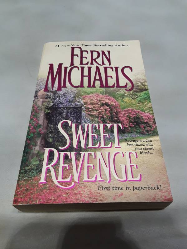 lot 11020 image: Sweet Revenge by Fern Michaels - First Edition Paperback