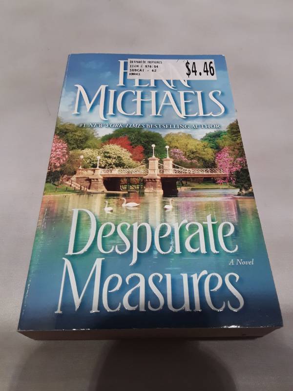 lot 11025 image: Desperate Measures by Fern Michaels - 2009 Ballantine Edition