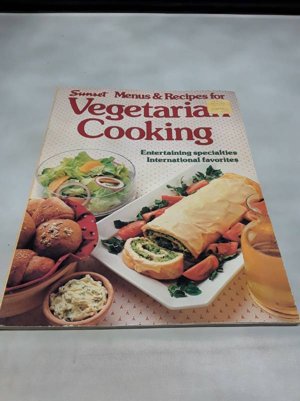 lot 11040 image: 1981 Sunset Vegetarian Cooking Recipe Book