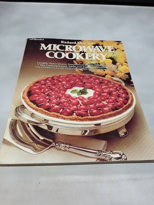 lot 11041 image: Richard Deacons Microwave Cookery Book 1981