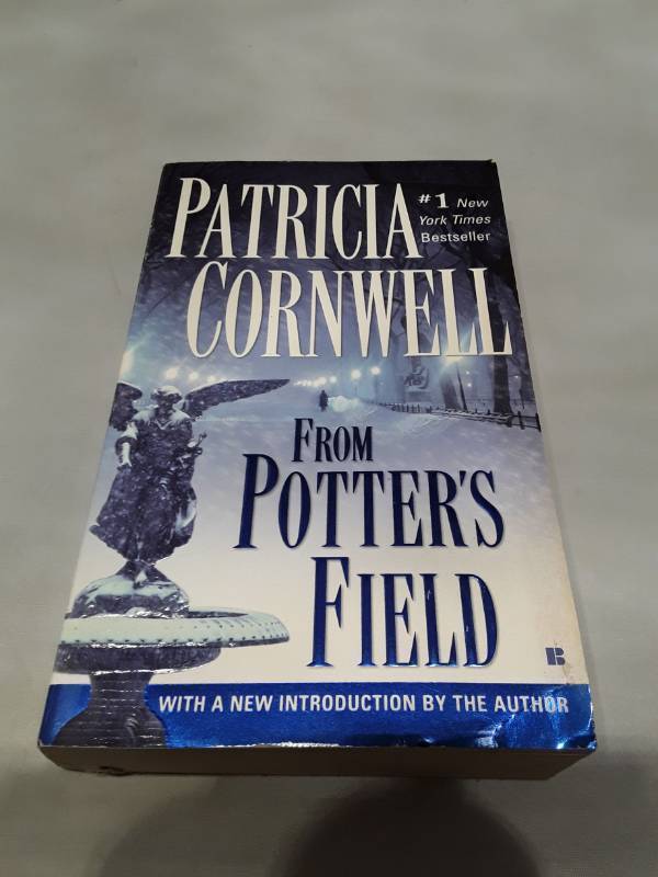 lot 11098 image: From Potters Field - Patricia Cornwell First Edition Paperback