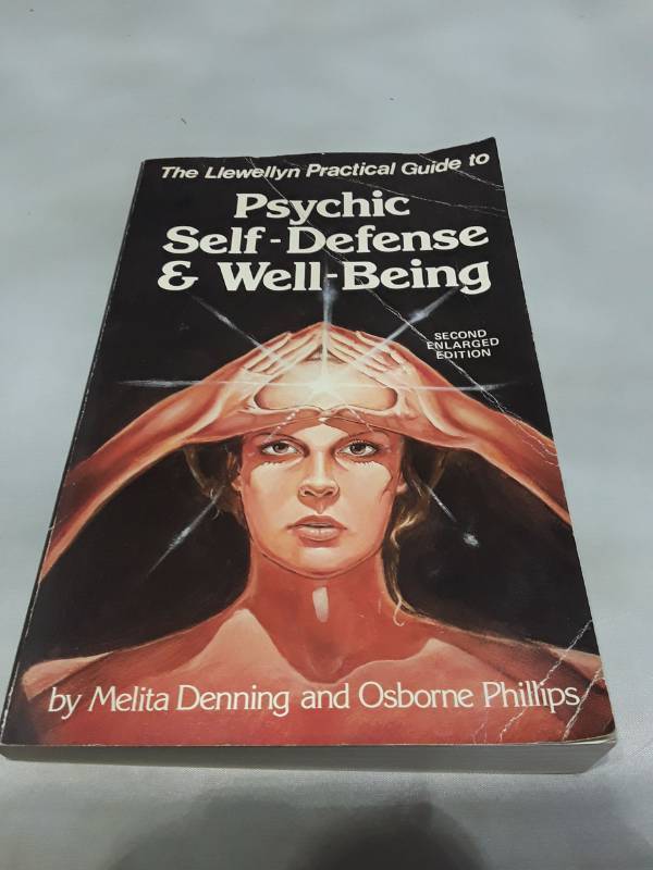 lot 10935 image: Psychic Self-Defense & Well-Being Book (1983)