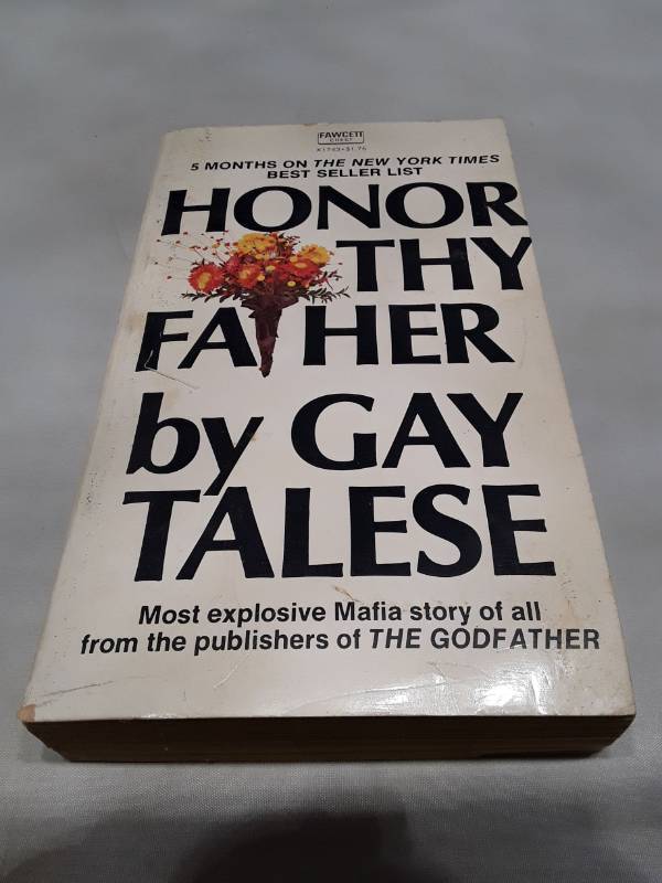 lot 10951 image: Honor Thy Father by Gay Talese - 1972 First Paperback Edition