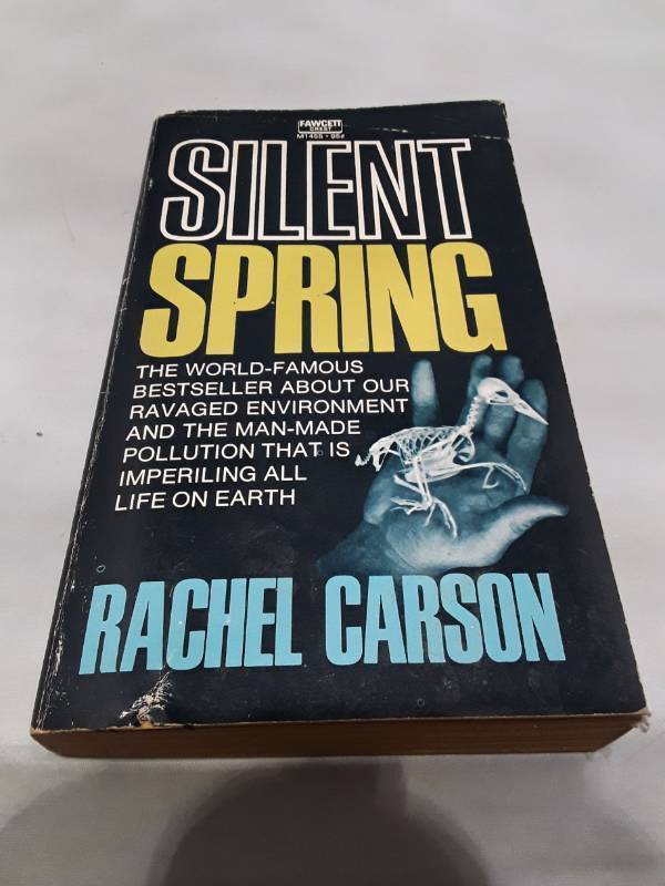 lot 10954 image: Silent Spring by Rachel Carson - 1962 Fawcett Paperback
