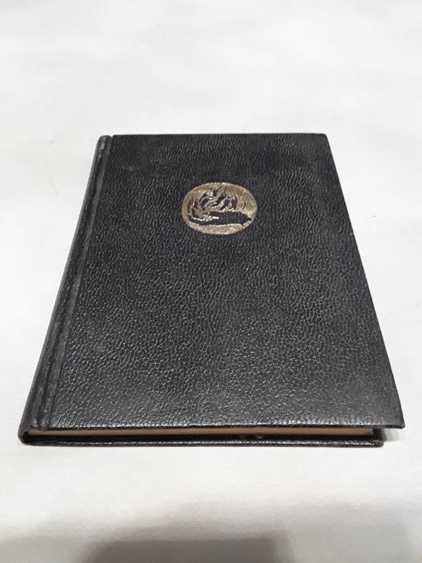 lot 11000 image: 1970 Kahlil Gibran The Prophet Pocket Edition