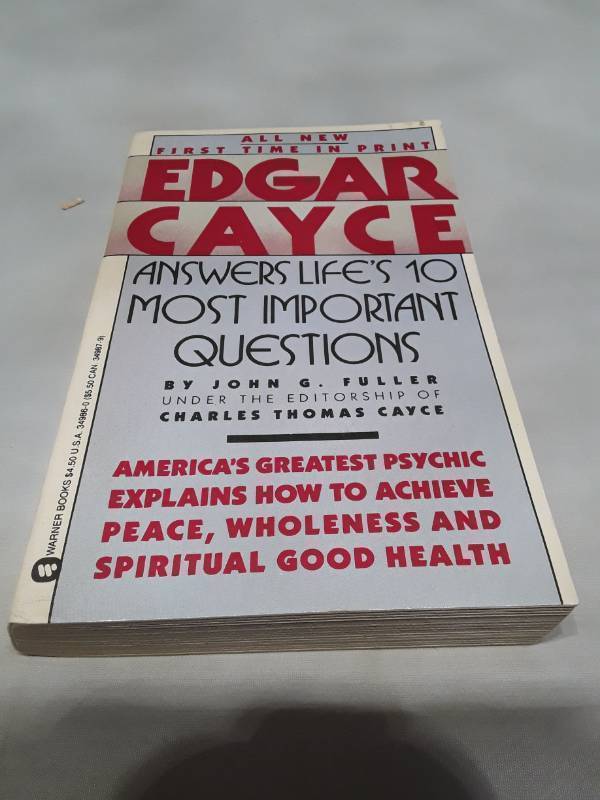 lot 10693 image: Edgar Cayce Answers Lifes 10 Most Important Questions (1989 First Edition)