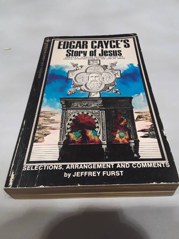 lot 10697 image: Edgar Cayces Story of Jesus - 1976 Berkley Medallion Edition
