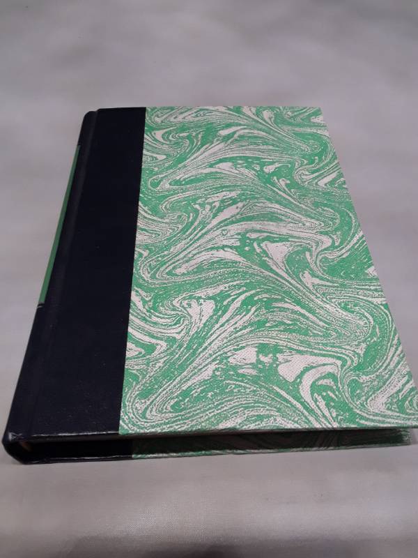 lot 10729 image: 1987 Readers Digest Condensed Books - Night of the Fox & Windmills of the Gods