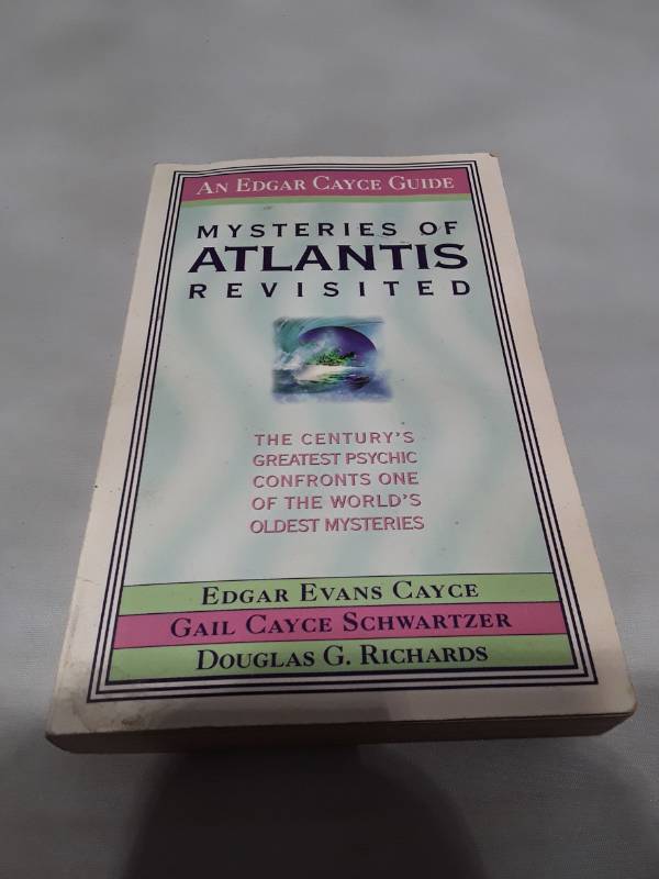 lot 10830 image: Mysteries of Atlantis Revisited by Edgar Cayce (1997 Edition)