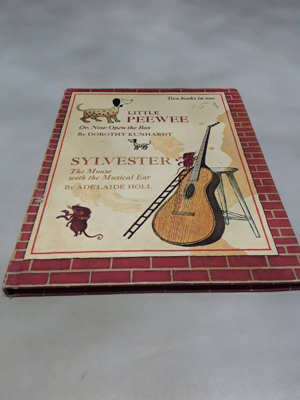 lot 10850 image: 1960s Little PeeWee and Sylvester Two-in-One Book