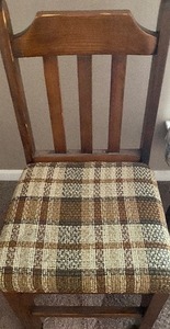 lot 157 image: Kitchen Chairs w Plaid Seats (5)