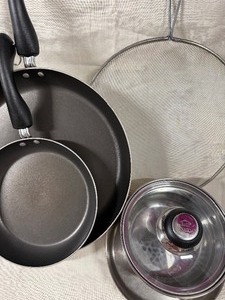lot 56 image: Frying Pans, Soup Pan w Lid and Screen