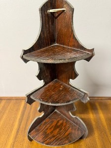 lot 71 image: Vintage Corner Shelf