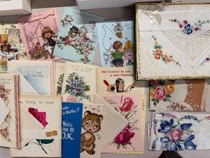 lot 85 image: Vintage Cards and Embroidered Linens