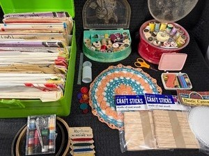 lot 119 image: Vintage Sewing Kits, Patterns and Crafts