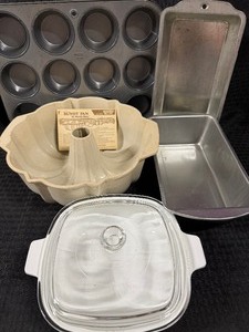 lot 125 image: Misc Kitchen - Muffin Tin, Bundt Pan, Corning Ware and Bread Pans