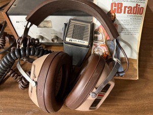lot 917 image: Vintage Midland CB Radio w Microphone, Headphones and Book
