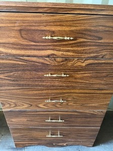 lot 165 image: Chest of (5) Drawers