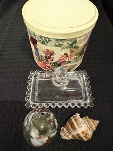 lot 139 image: Vintage Tin, Covered Dish, Small Paper Weight and some Seashells