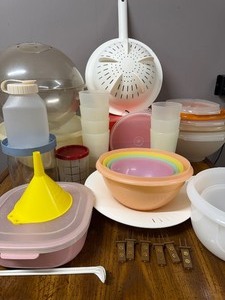 lot 116 image: Misc Plastic Items From Around The House
